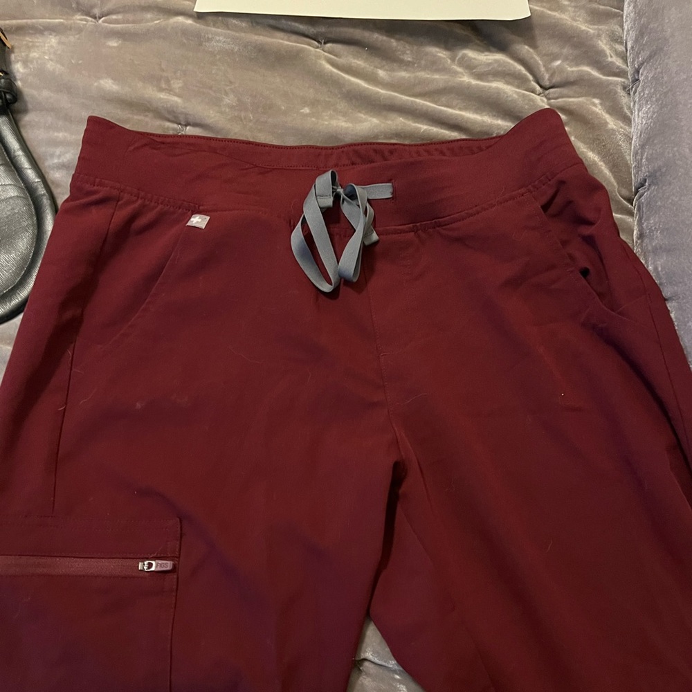 Maroon figs scrub pants-never worn